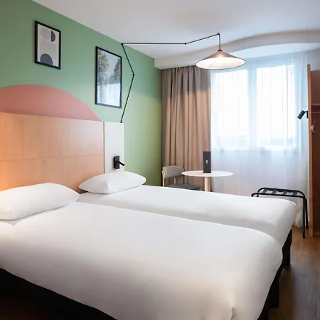 Ibis Marne La Vallée Val D'europe Hotel 3*