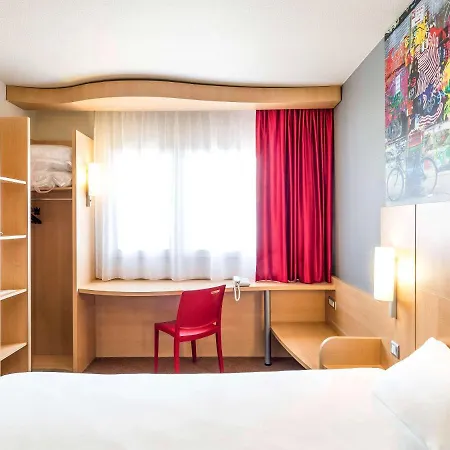 Ibis Marne La Vallee Val D'europe 3* Montevrain